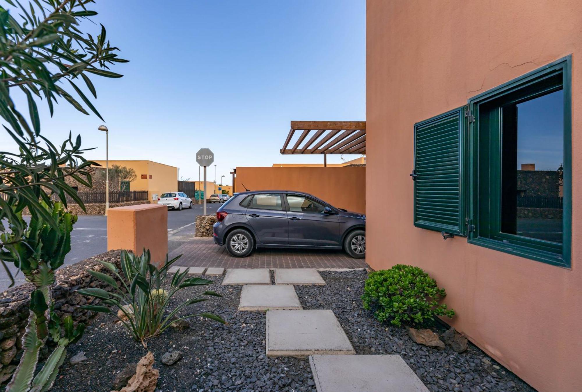 Villa Sunrise Surf House, Big Garden, Hot Tub, Parking, Super-Fast Free Wi-Fi Corralejo Esterno foto